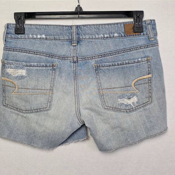 American Eagle Distressed Jean Shorts Sz 6 Light Wash - Picture 3 of 8